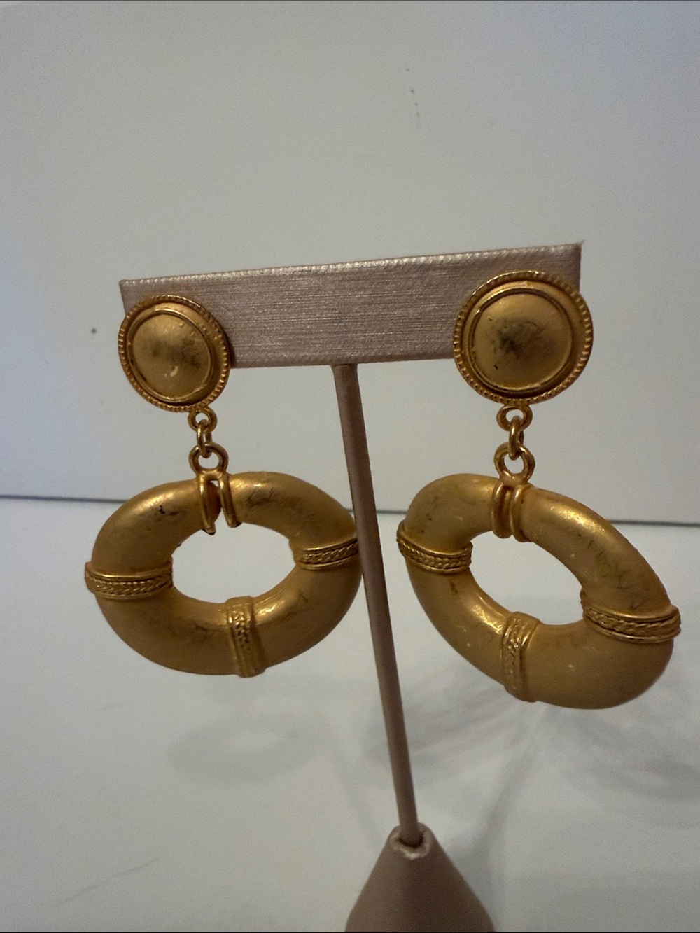 VINTAGE EARRINGS CHUNKY GOLD TONE DOOR KNOCKER PIERCED MATTE FINISH